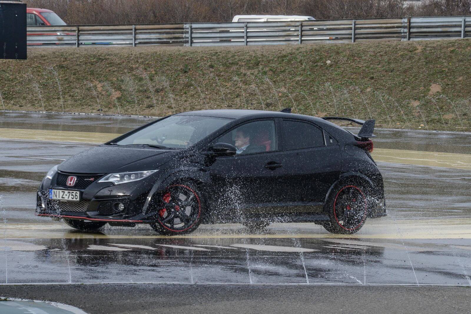 Jól Vezess – Vezetéstechnikai tréningprogramot indít az NFM