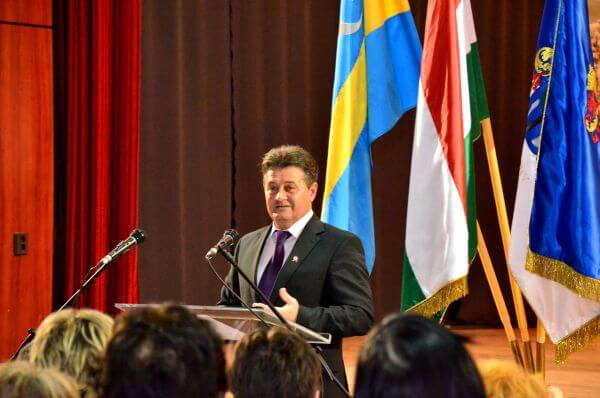 Tisztelet a bátraknak!