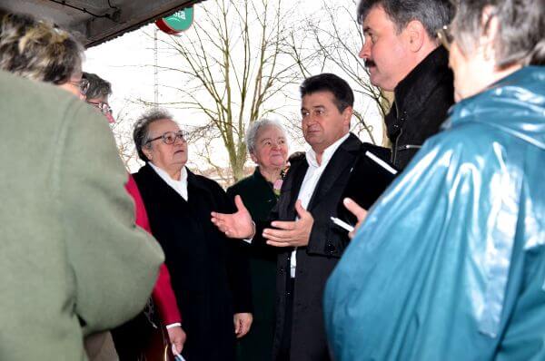 Folytatódik az aláírásgyűjtés