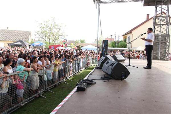 Hamisítatlan majális a hajdúhadházi vásártéren