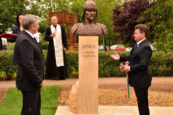 Nemzeti Emlékhelyet avattak Nyíradonyban