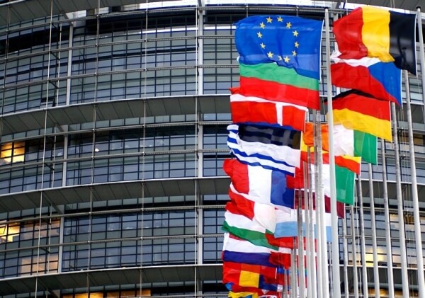 Magyarország kikerült a túlzott-deficiteljárás alól