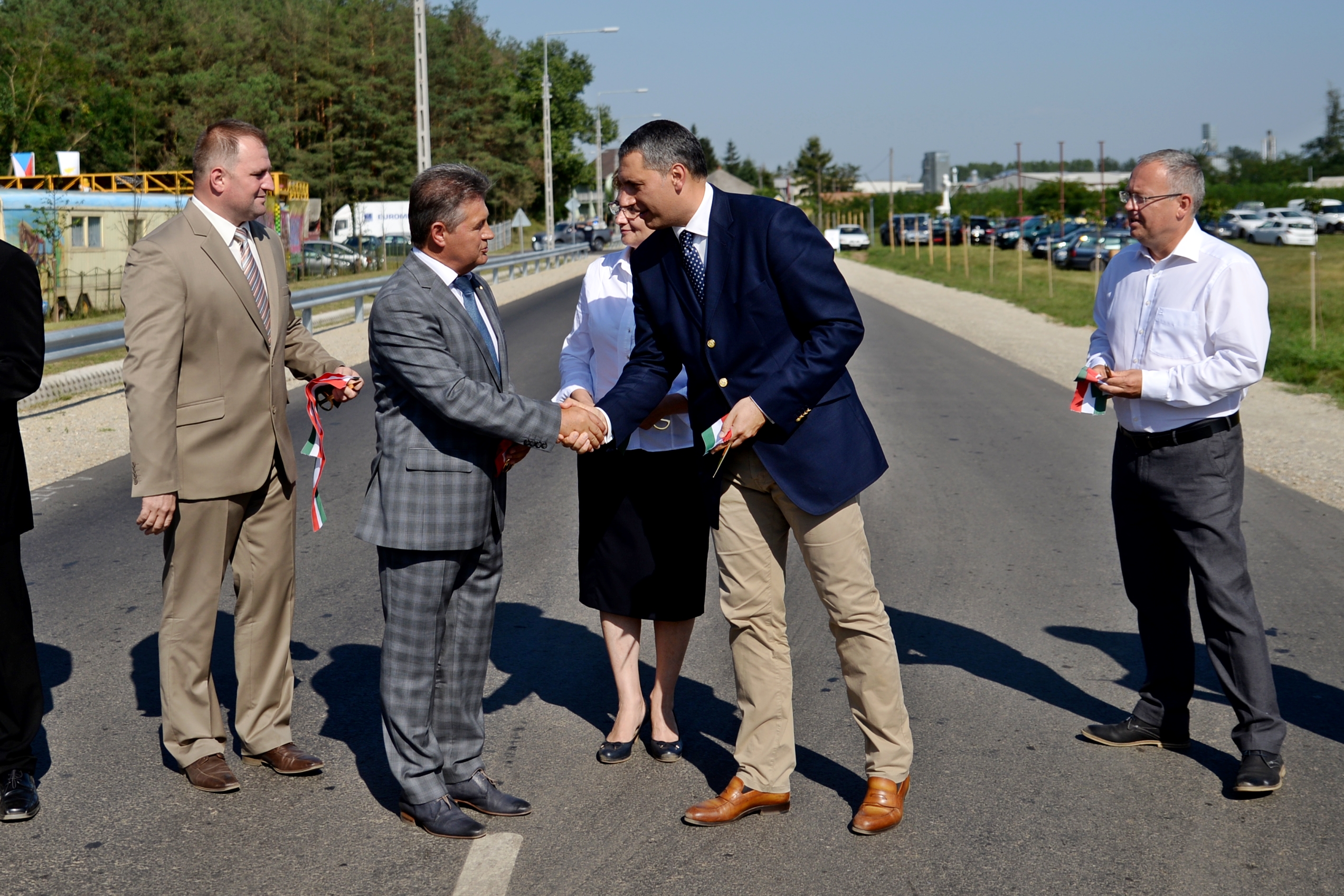 Ünnepélyes útátadás