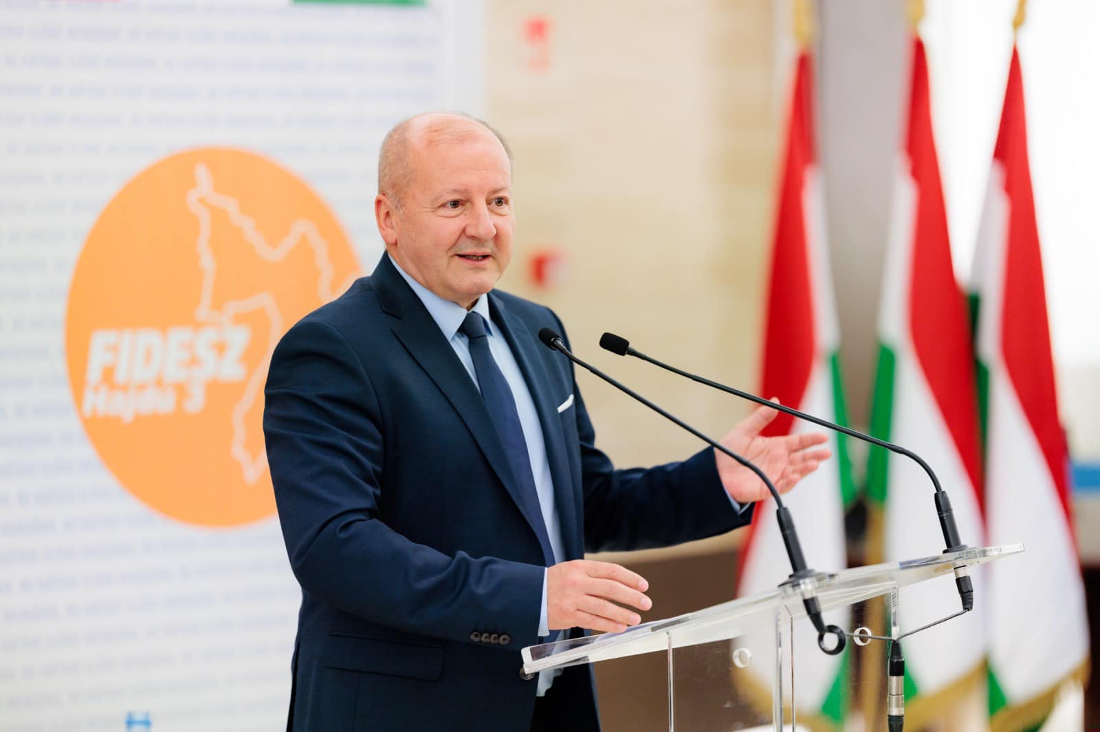 Az Országjárás keretében vendégünk volt Dr. Simicskó István a KDNP Frakcióvezetője korábbi honvédelmi miniszter.