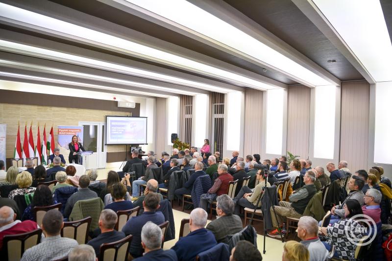 Vitályos Eszter kormányszóvivő járt Nyíradonyban