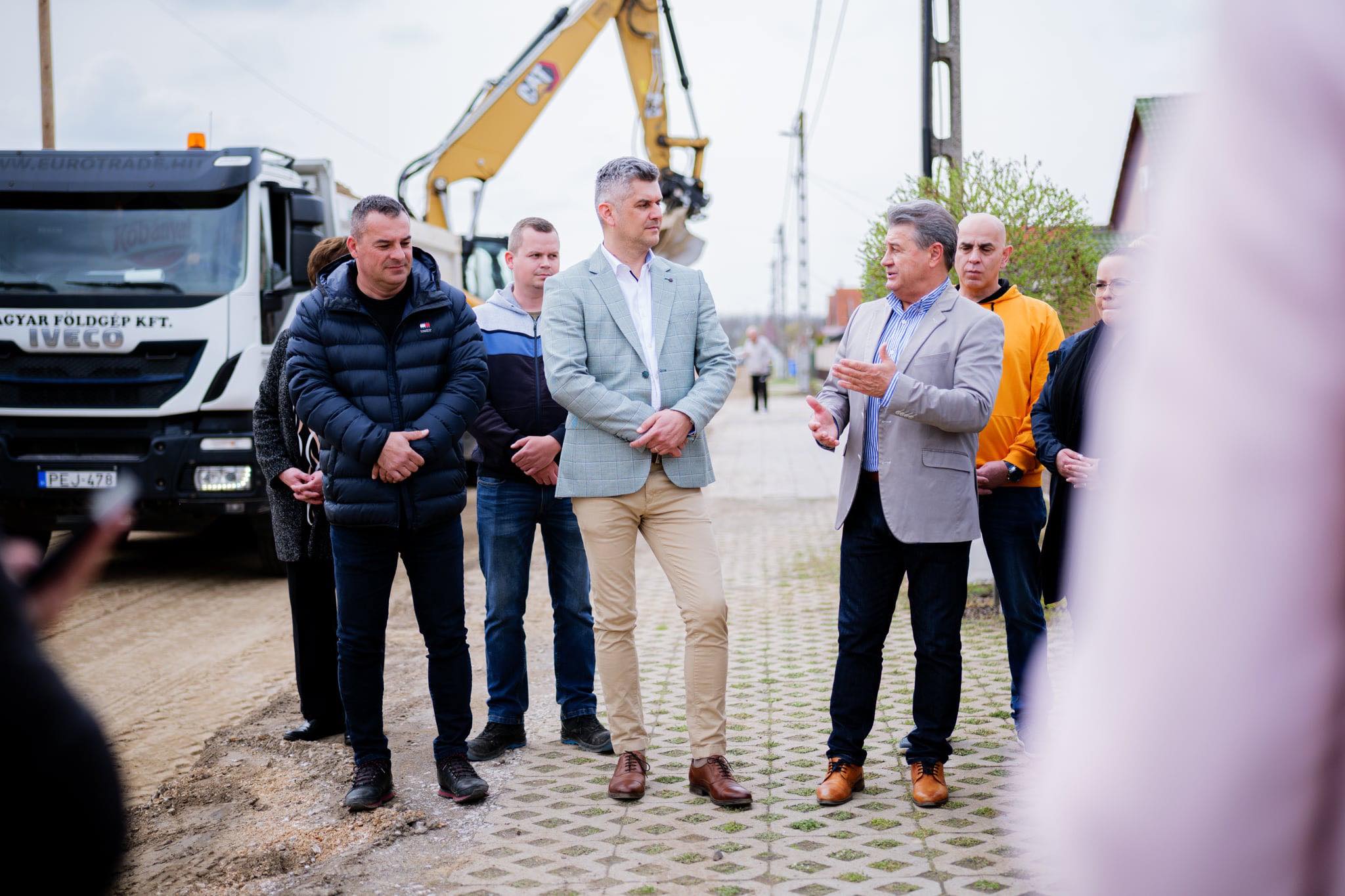 8 utca kap aszfaltborítást Hajdúsámsonban